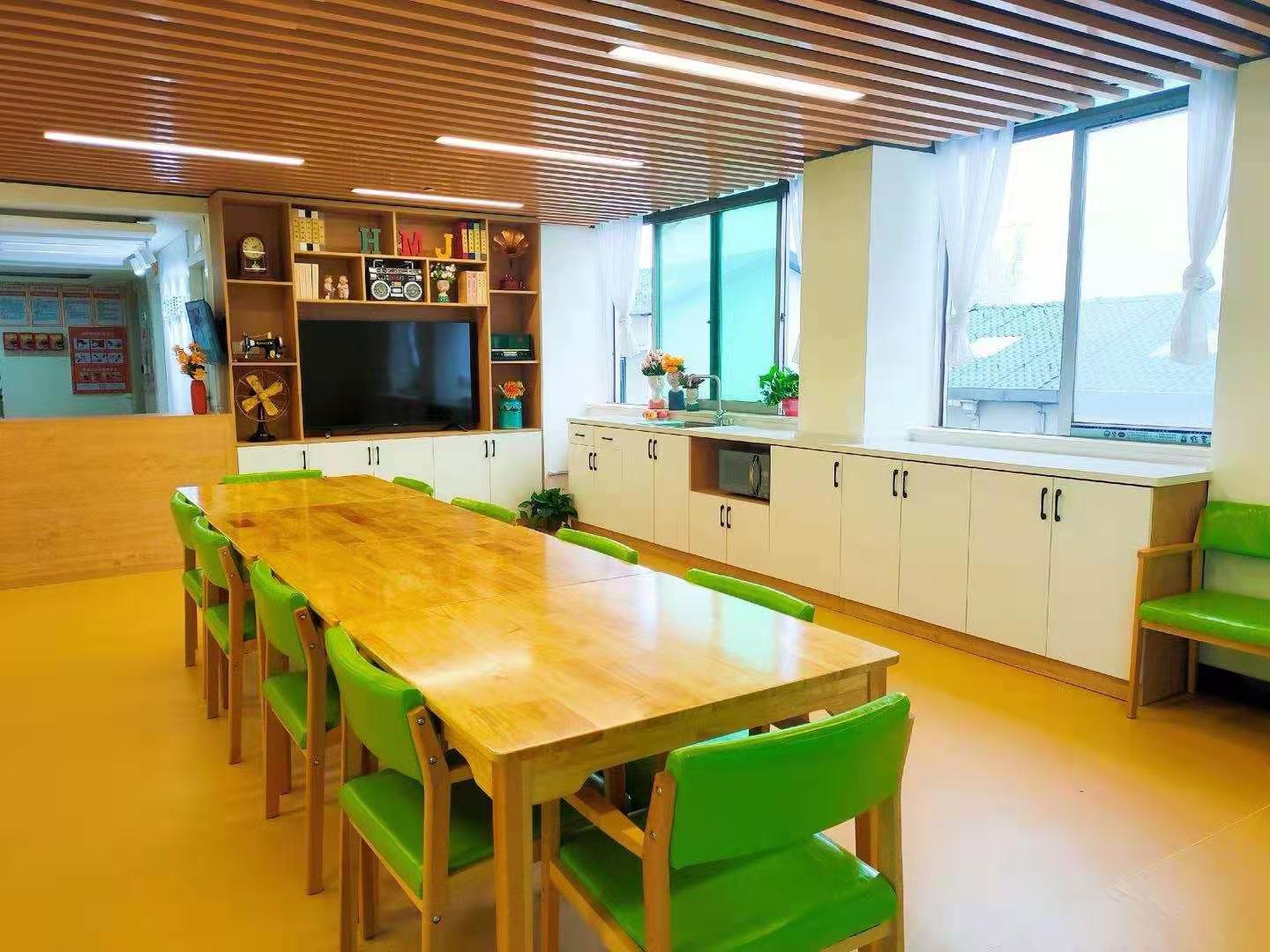 介護(hù)之慧和美嘉老年養(yǎng)護(hù)院